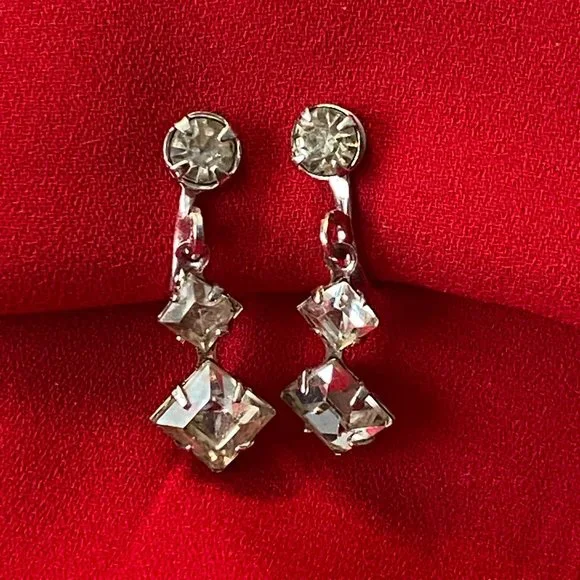 Vintage Screw Back Earrings - Picture 4 of 7